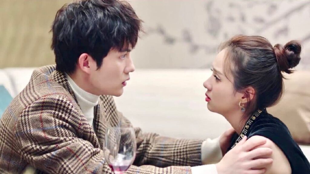 تبكي بين احضانه على اختها التي تخلت عنها ( الجمال القبيح) تبكي بين احضانه على اختها التي تخلت عنها ( الجمال القبيح)