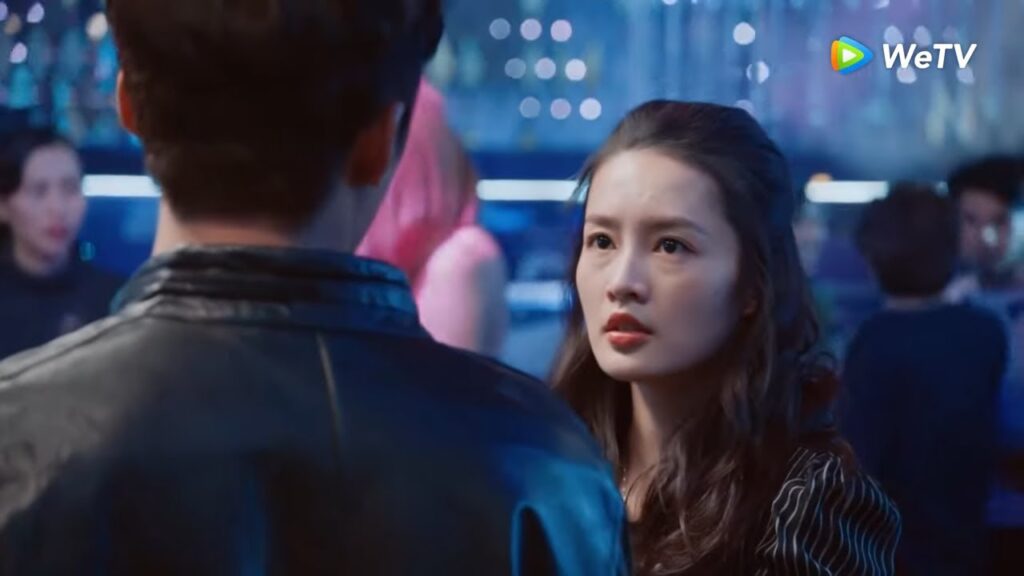 ذهبت كي تبحث عنه فوجدته مع فتيات في البار مقطع من الحلقة 27 "دموع في الجنة" | WeTV