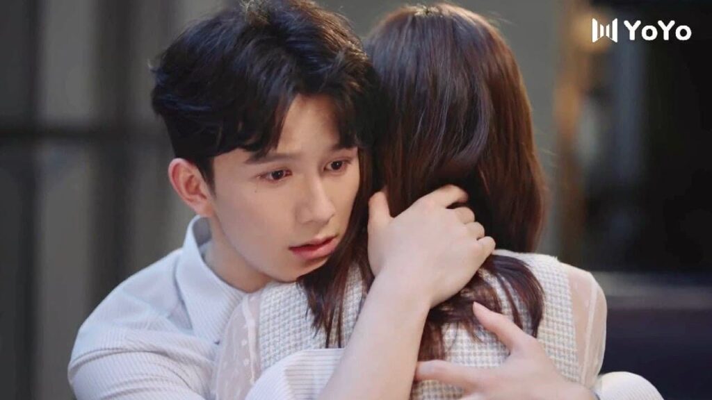 تحاول اطمئنان حبيبها وتخبره بانها سوف تحبه للابد ❤️ (ارجوك اطمئن يا سيد لينغ )