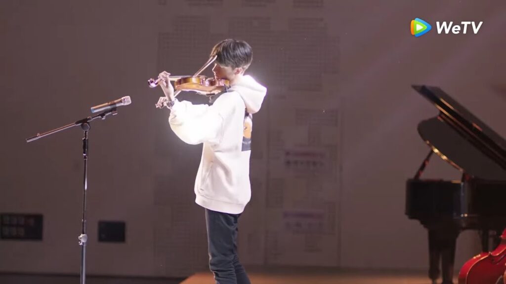 ليانغ تشن ترى لو جينغ وهو يعزف مقطع من الحلقة 2 “الأيام المؤاتية معك” | WeTV ليانغ تشن ترى لو جينغ وهو يعزف مقطع من الحلقة 2 "الأيام المؤاتية معك" | WeTV