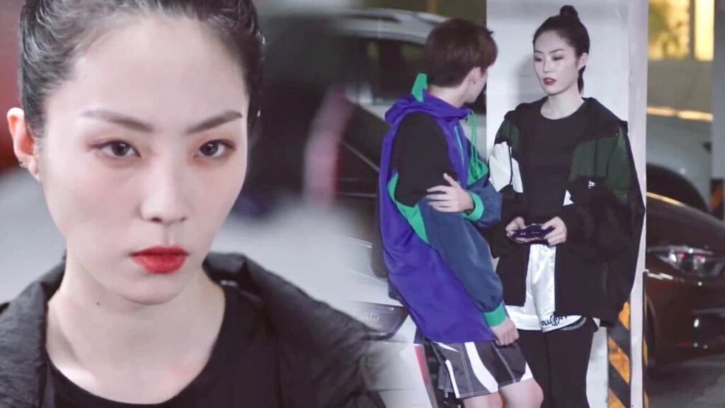 في الصف انا معلمة لكن خارج الصف انا الفتاة التي تحمي حبيبها ❤️ (ارجوك اطمئن يا سيد لينغ )