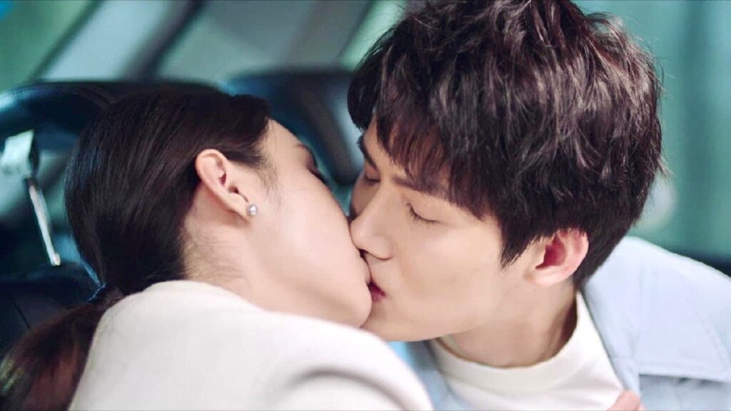 يقبلها فجأة ليمنعها من السفر ❤️😍 ( الجمال القبيح) يقبلها فجأة ليمنعها من السفر ❤️😍 ( الجمال القبيح)