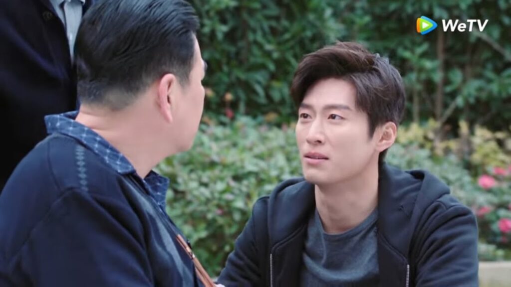 يوي تشنغ عاد إلى والده وتأثر برؤيته مقطع من الحلقة 1 "دموع في الجنة" | WeTV