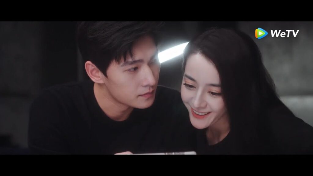 نظرته لها دافئة للغاية مقطع من الحلقة 12 "أنت مجدي" | WeTV