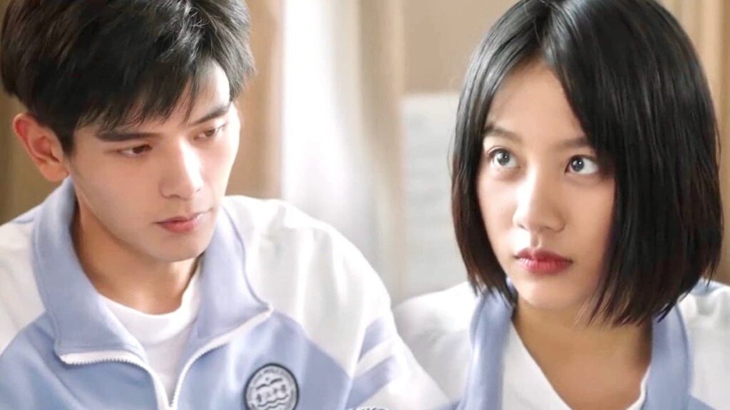 يحرجها جميع طلاب الصف لكنه يقف و يساعدها ( لا تغادر بعد المدرسة )