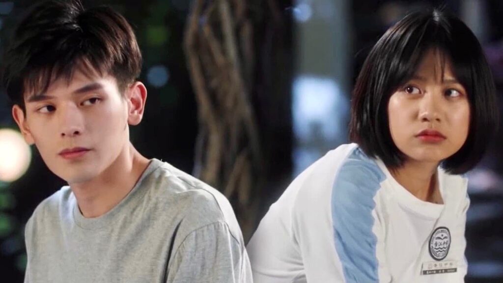 يتعرض للضرب بسببها فتحضر له المثلجات حتى لا يتورم وجهه ❤️ (لا تغادر بعد المدرسة )