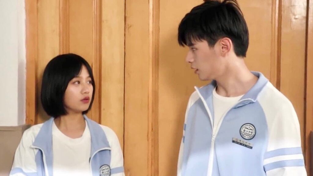 هل كلام الطالب الشاطر محسوب بالدولار و كلامنا نحن كسالا محسوب باليوان 😳❤️( لا تغادر بعد المدرسة )