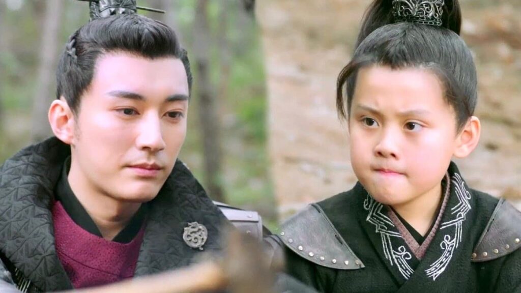 يتقرب من الطفل لكي يتزوج من امـه 🙊❤️ (جينغ لو)