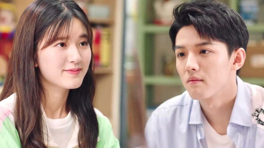 يقوم اخوها بحمايتها دائما مثل طفلة صغيرة 🥺❤️ (ارجوك اطمئن يا سيد لينغ )