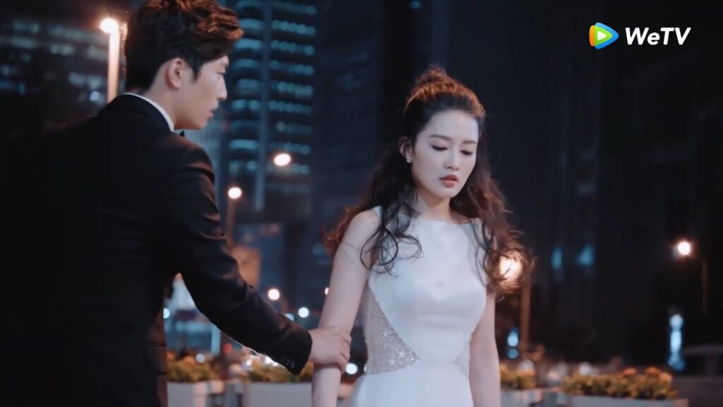 شياو سو والمدير لي يتشاجران في منتصف الطريق مقطع من الحلقة 14 "دموع في الجنة" | WeTV