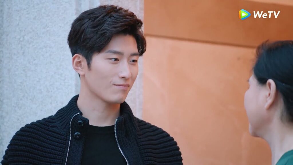 يكتشف أن هي من تورسل الزهور لوالدة حبيبها مقطع من الحلقة 12 "دموع في الجنة" | WeTV