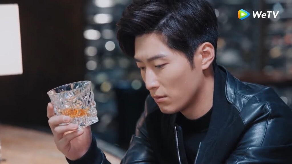 كلاهما ينهمكان في الحياة كي ينسوا الشخص الذي يحبونه مقطع من الحلقة 9 “دموع في الجنة” | WeTV كلاهما ينهمكان في الحياة كي ينسوا الشخص الذي يحبونه مقطع من الحلقة 9 "دموع في الجنة" | WeTV