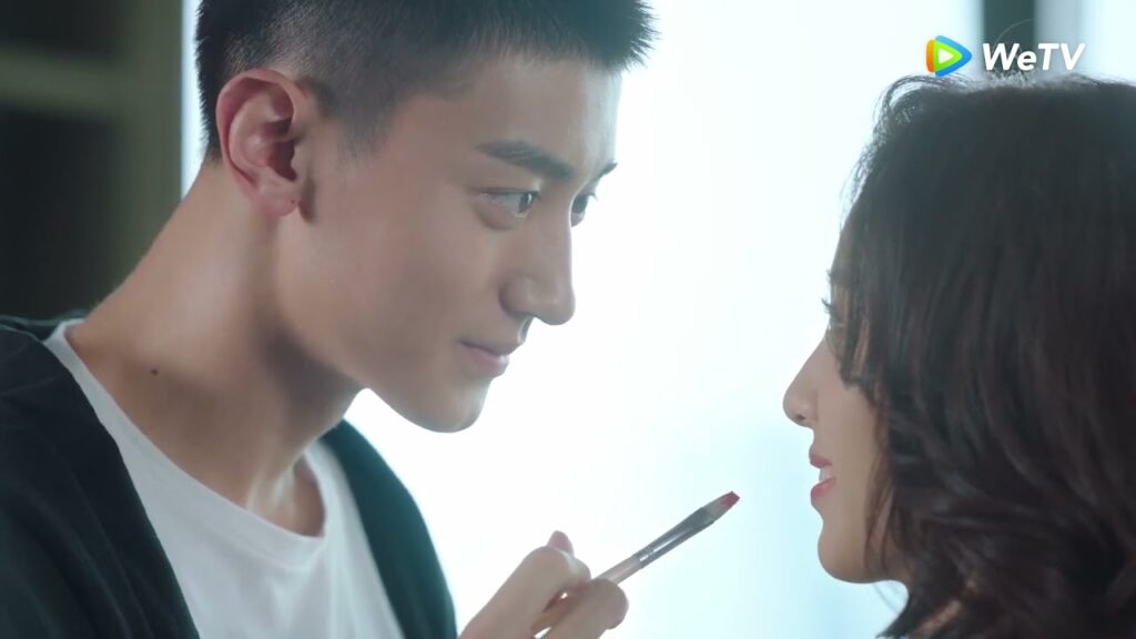 هل الأخان يتنافسان عليها الآن؟ مقطع من الحلقة 3 "حبيبتي فضائية" | WeTV