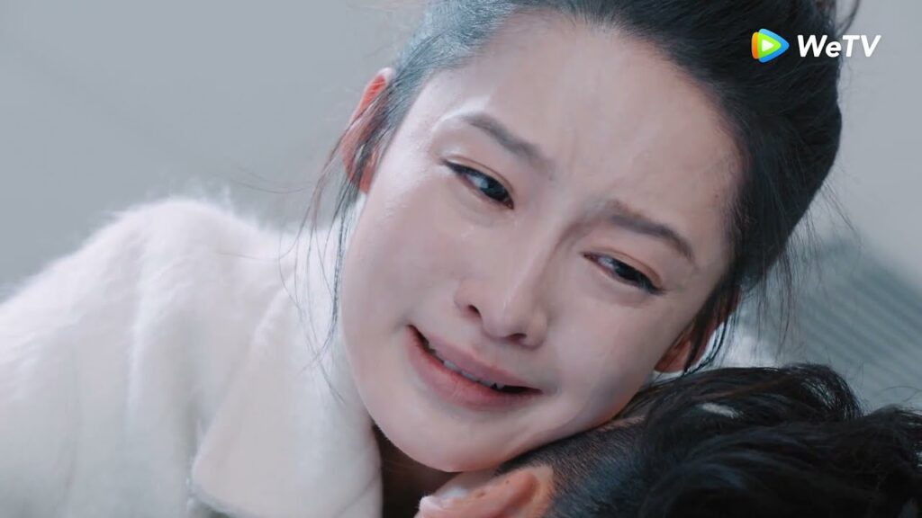 دو شياو سو تنهار بعد رؤية حبيبها وهو ميت مقطع من الحلقة 6 "دموع في الجنة" | WeTV