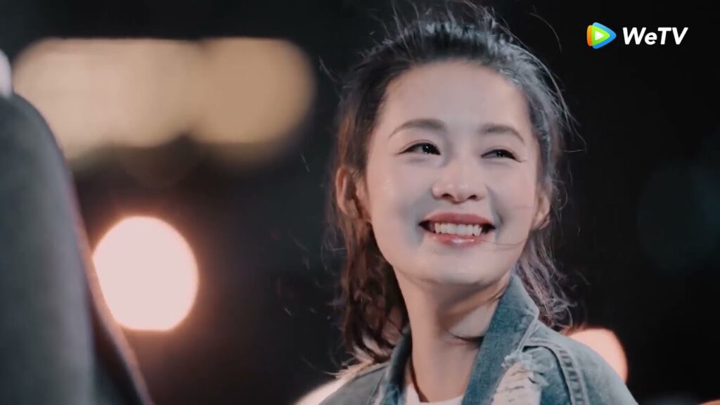 المدير لي يقابل دو شياو سو بالصدفة وهي ثملة مقطع من الحلقة 5 "دموع في الجنة" | WeTV