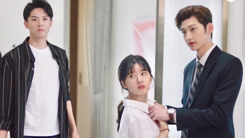 يقوم بإغلاق ازرار قميصها فيدخل عليهما اخوها ويضربه😱 (ارجوك اطمئن يا سيد لينغ)