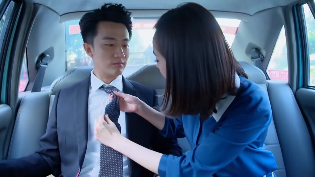 تساعده في تجهيزات حضور حفل زفاف حبيبته متجاهلة مشاعرها الحقيقية تجاهه😯مشهد درامي من "عزيزي المترجم"