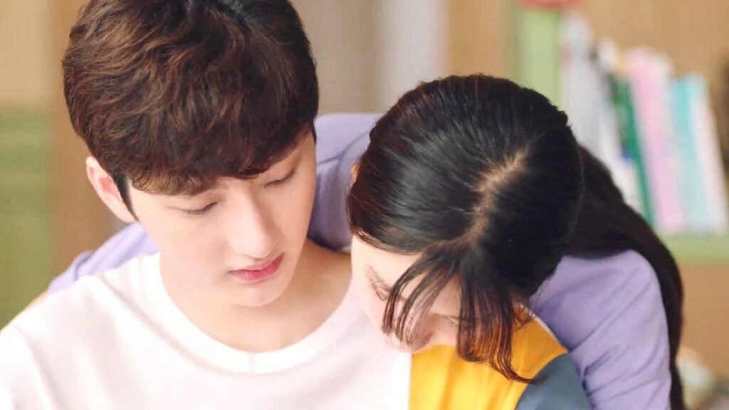 تنفق كل مرتبها لشراء هدية لاجله لكنه من الصعب ارضائه ❤️😂🙊 (ارجوك اطمئن يا سيد لينغ )