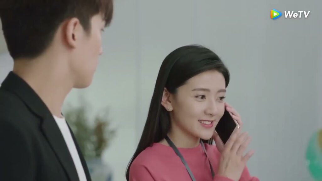 يشعر بالغيرة لأنها تتحدث مع رجل غيره مقطع من الحلقة 13 مسلسل مرحبا سيد جو ｜WeTV