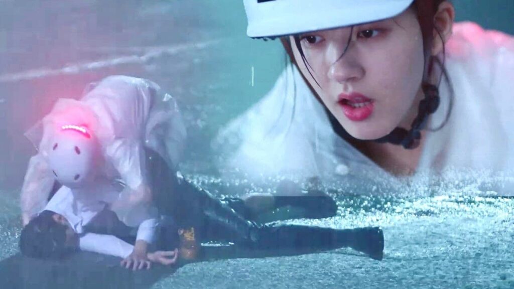 فتاة التوصيل تصدم الرئيس بدراجتها على طريق جبلي 😱😱 (ارجوك اطمئن يا سيد لينغ )