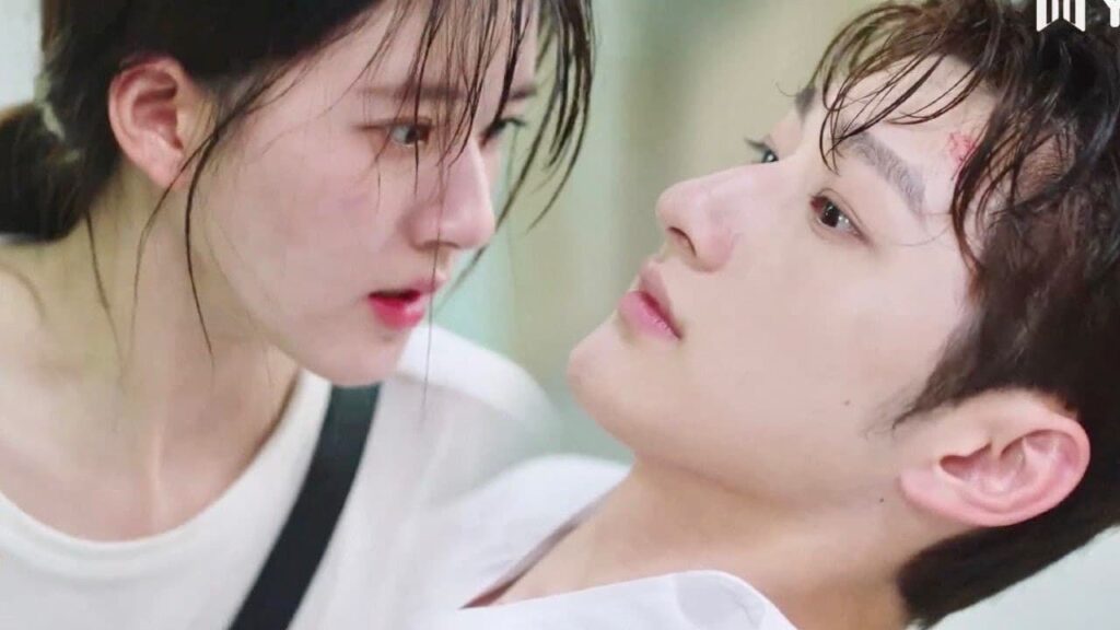 اعلان حلقة 1, تضربه و تجعله يفقد الوعي  لانه قبلها فجأة 😂💔 (ارجوك اطمئن يا سيد لينغ)