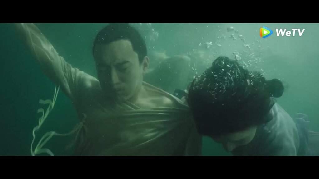 الأمير ينقذ تشو تشو مقطع من الحلقة 18 مسلسل الطبيبة الشرعية للإمبراطور｜WeTV