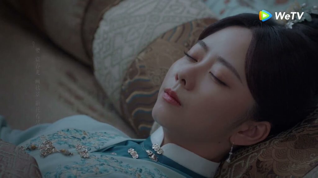 زوجها يحملها إلى السرير مقطع من الحلقة 18 مسلسل السيف وخيط الحرير ｜WeTV