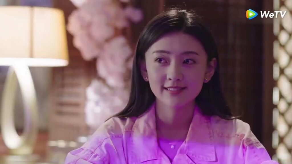 تعطي زوجها هدية مقطع من الحلقة 19 مسلسل أنت قدري｜WeTV