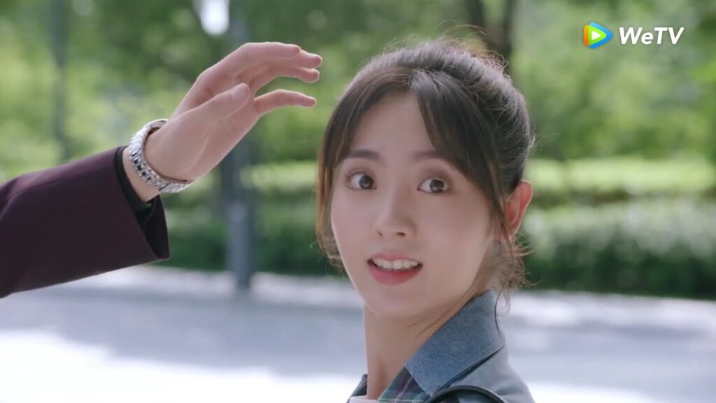 شياو نينغ تغضب من السيد جو مقطع من الحلقة 15 مسلسل السيدة الغرابة والسيد السحلية ｜WeTV