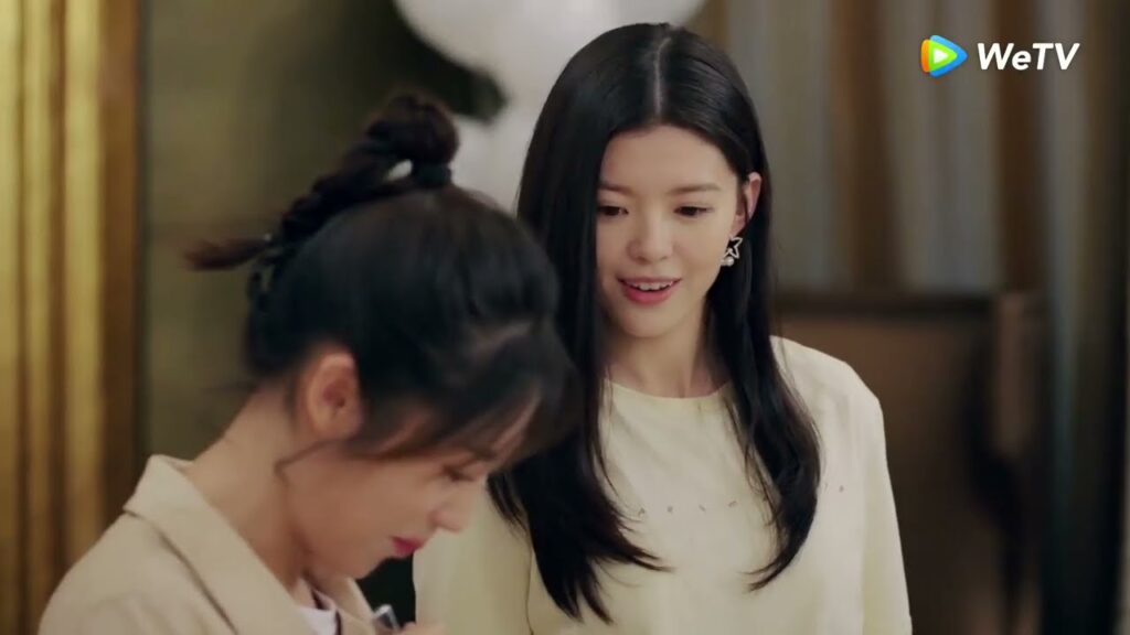 الحب الذي لم يبدأ بعد انتهى بالفعل مقطع من الحلقة 14 مسلسل السيدة الغرابة والسيد السحلية ｜WeTV