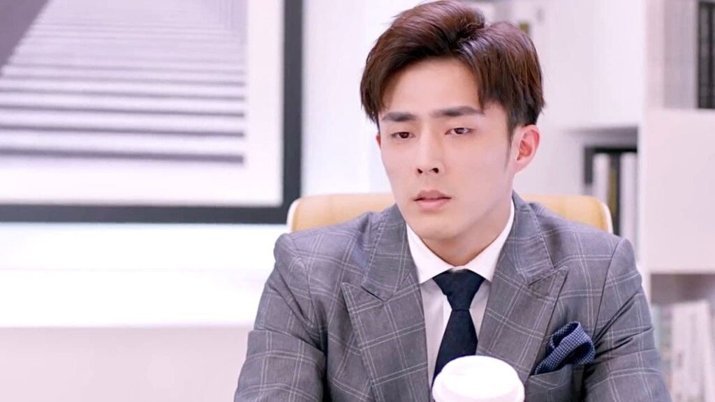 يتصرف و كأنه لا يهتم باختفاء زوجته و لكنه في الحقيقة يشعر بقلق شديد 😂😂(هي التي احبها|She Is The One) يتصرف و كأنه لا يهتم باختفاء زوجته و لكنه في الحقيقة يشعر بقلق شديد 😂😂(هي التي احبها|She Is The One)