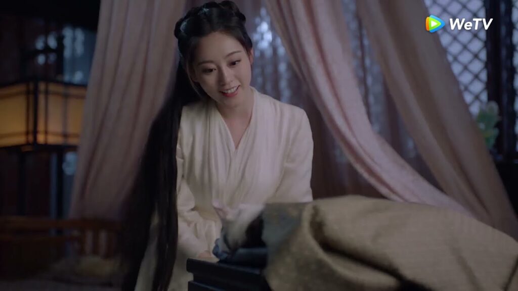 تستيقظ وتجده نائم بجانبها مقطع من الحلقة 4 مسلسل الالتقاء بتنين ｜WeTV