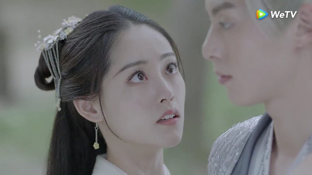 الملك التنين ينقذ حياتها مقطع من الحلقة 3 مسلسل الالتقاء بالتنين｜WeTV