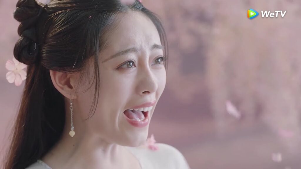 لم تتصور أن الثعبان الصغير تحول لرجل مقطع من الحلقة 2 مسلسل الالتقاء بالتنين｜WeTV