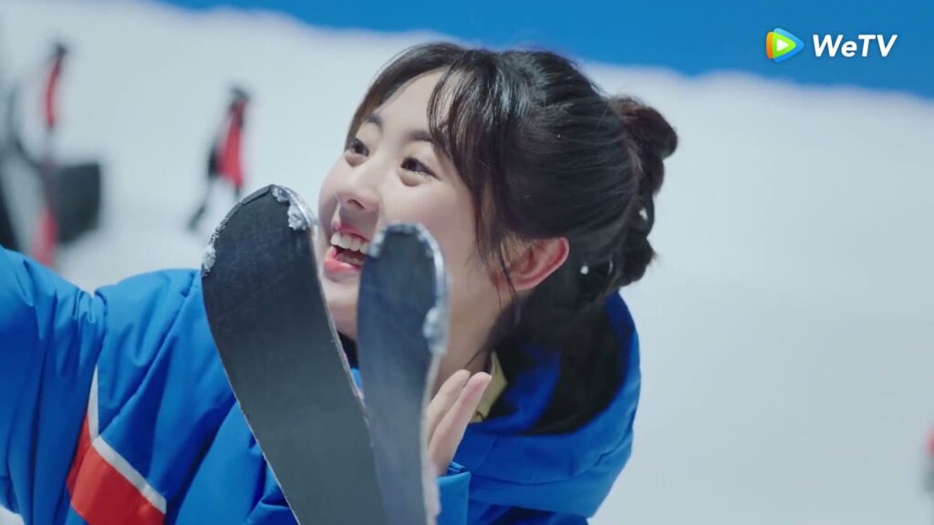 يتزلجان على الجليد معا مقطع من الحلقة 12 مسلسل السيدة الغرابة والسيد السحلية｜WeTV