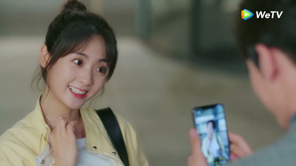 السيد جو يشعر بالغيرة ويعترف بحبه لها مقطع من الحلقة 12 مسلسل السيدة الغرابة والسيد السحلية｜WeTV