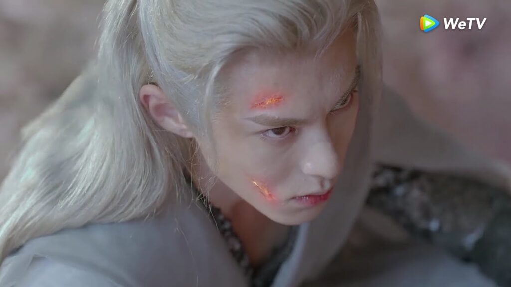 انقذت شخص ما واتضح إنه تنين ! مقطع من الحلقة 1 مسلسل الالتقاء بالتنين｜WeTV