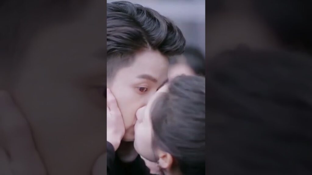 قبلت سونغ ياو تشين هاو بقوة!🫣🫣 #خمن_من_أنا #GuessWhoIAm​ #youku