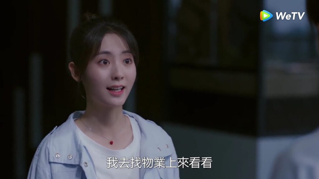 وجهها أحمر بعد أن سمعت كلامه مقطع من الحلقة 8 مسلسل السيدة الغرابة والسيد السحلية｜WeTV