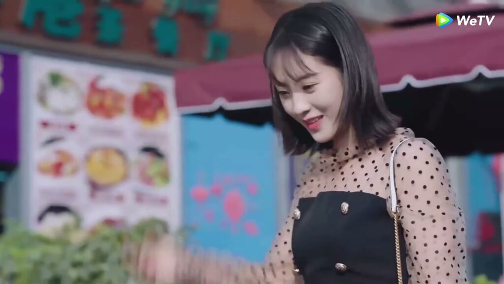 يحمر وجهها خجلًا ملخص حلقة 9 و10 مسلسل حظي الصغير ｜WeTV