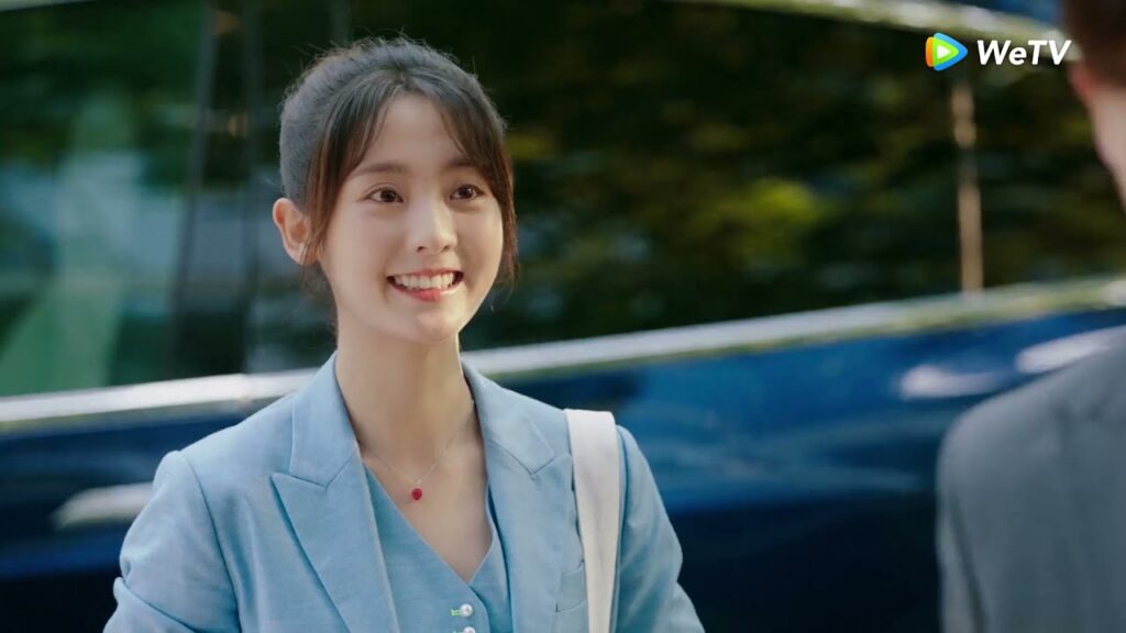 أول يوم لها كمساعدة شخصية له مقطع من الحلقة3مسلسل السيدة الغرابة والسيد السحلية ｜WeTV