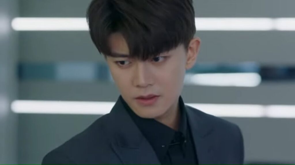 من هذا الشاب الوسيم ؟ مقطع من الحلقة 1 مسلسل السيدة الغرابة والسيد السحلية｜WeTV