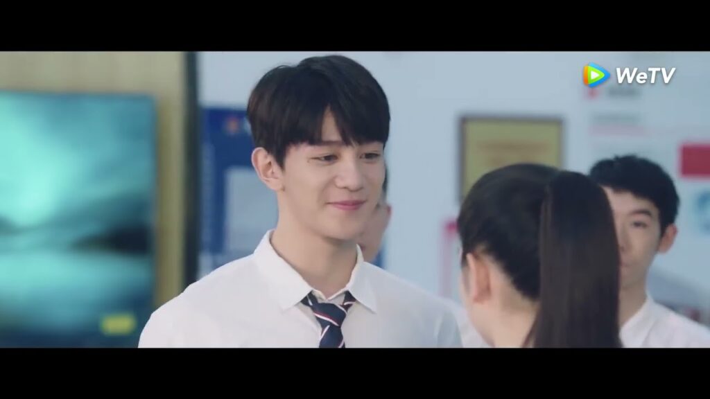 أخيرا يتم قبوله من باقي زملاء الفصل مقطع من الحلقة 7 مسلسل أرجوك يا عريفة الفصل｜WeTV