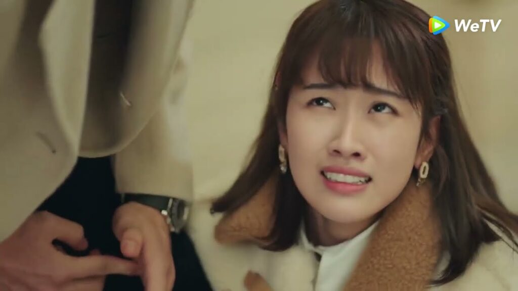 جيان تشينغ تذهب للمشفى مقطع من الحلقة 24 مسلسل مرحبا سيد جو ｜WeTV