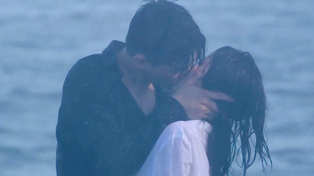 قبلة الوداع الاخير تحت المطر ( عزيزي شارع مايانغ)