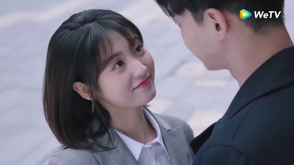 الطبيب ون يشتري لها ملابس جديدة مقطع من الحلقة 25 مسلسل حظي الصغير ｜WeTV