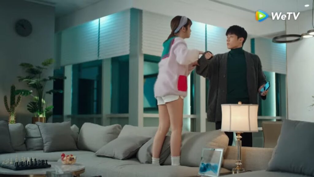 يغضب منها لأنها لا تسمع كلامه مقطع من الحلقة 9 مسلسل مرحبا سيد جو ｜WeTV