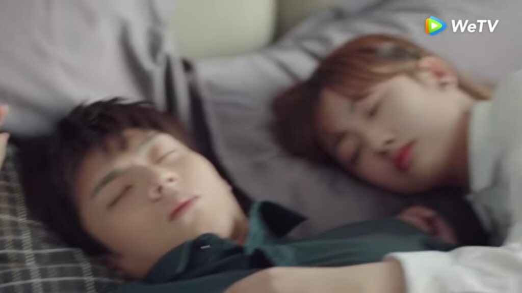 ينامان بجانب بعضهم في فترة الخطوبة ! مقطع من الحلقة 5 مسلسل مرحبا سيد جو ｜WeTV