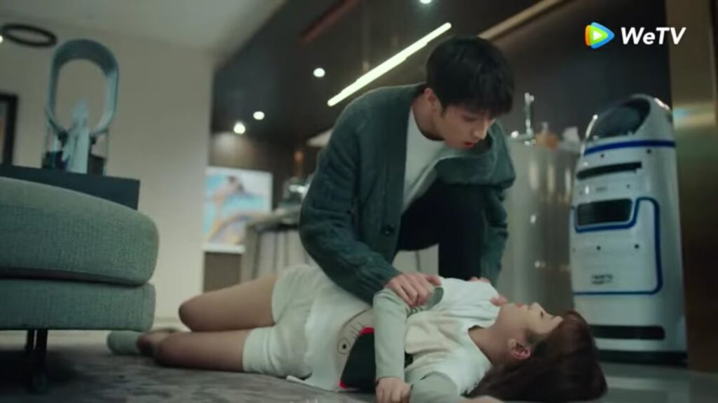 خطيبته تفقد الوعى فجأة ! ما الذي سيفعله ؟ مقطع من الحلقة 5 مسلسل مرحبا سيد جو ｜WeTV