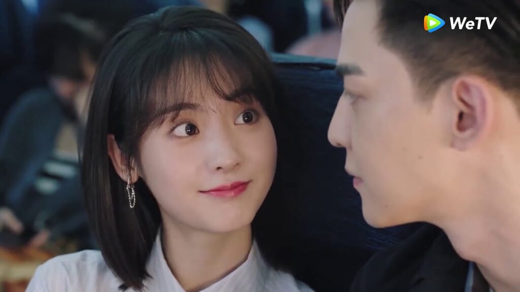 الطبيب ون يشتري هدايا لأهلها مقطع من الحلقة 22 مسلسل حظي الصغير ｜WeTV